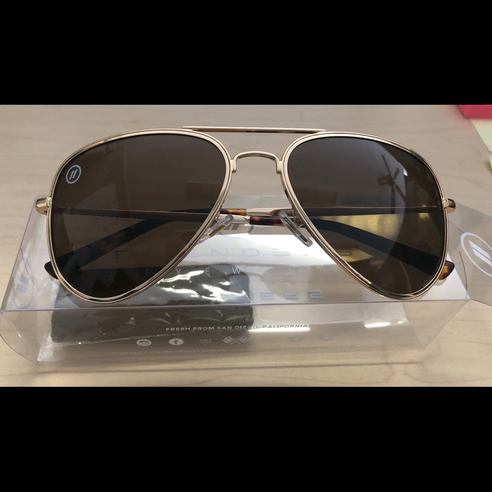 Brand new aviator sunglasses